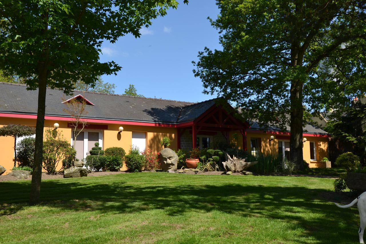 Hotel Roc Land Les Portes du Coglais Exterior foto